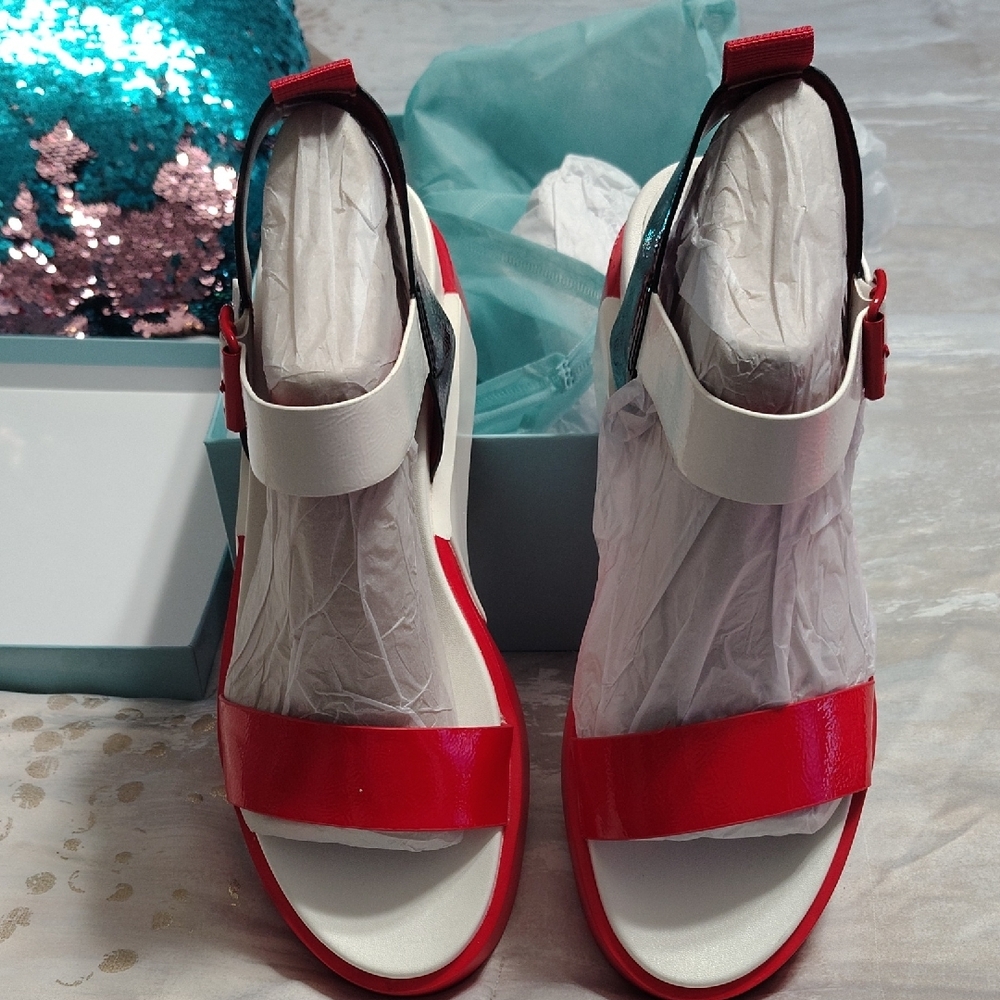 Red and Black Platform Shoes with Chunky Sole - Picture 5 of 6